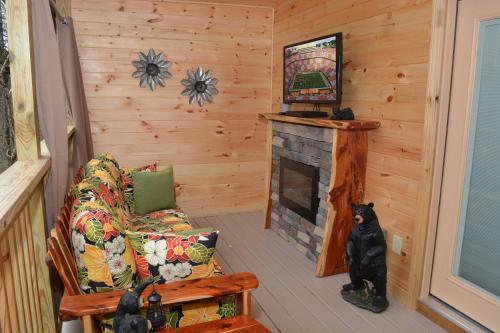 Mountain Hideaway - image 6