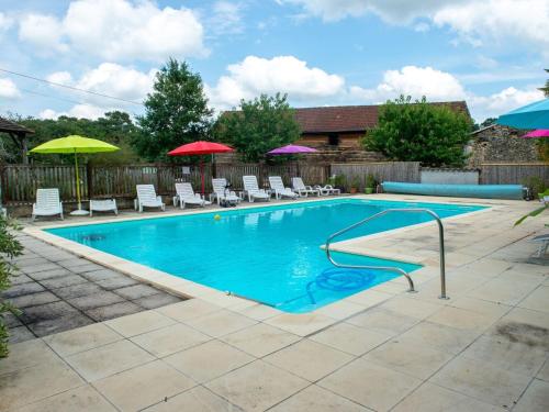 Delux Holiday Home in Lacapelle-Biron with Swimming Pool gîte à louer La Sauvetat