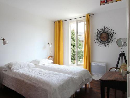 Gorgeous, tastefully restored village hall with lovely garden in Burgundy gîte à louer Saint-Léger-sous-Beuvray