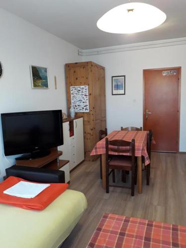Apartments with a parking space Pag - 18325 - image 3