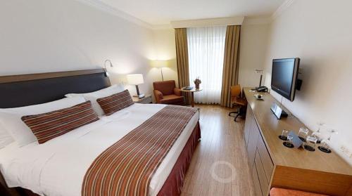 1 King Classic Accessible