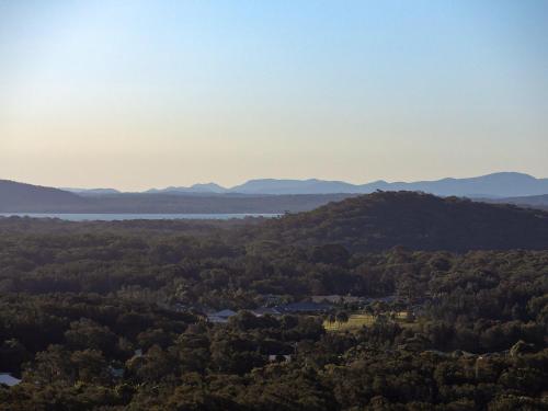 One Mile Ridge stunning views air con infinity pool