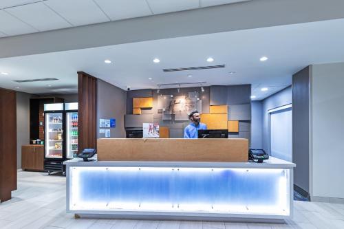 Holiday Inn Express & Suites - Parsons, an IHG Hotel