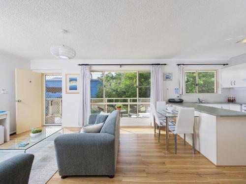 Shoal Court 2 fabulous location with water views