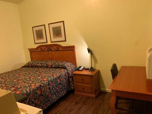 Economy inn in Bay City, USA