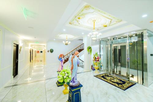 The MACEO Hotel near Daeng Namnueng