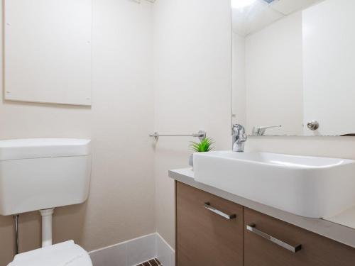The Commodore, 14, 9-11 Donald Street- Unit in the heart of town with views & free wi-fi, Нельсон-Бей (фото 11)