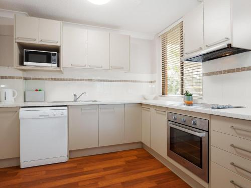 The Commodore, 14, 9-11 Donald Street- Unit in the heart of town with views & free wi-fi, Нельсон-Бей (фото 5)