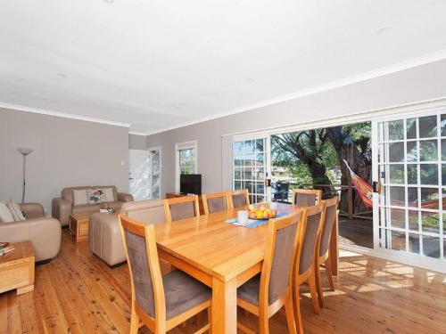 Faciliteiten, The Croft Cosy Beach House with Aircon and only 270m to the Beach in Fingal Bay