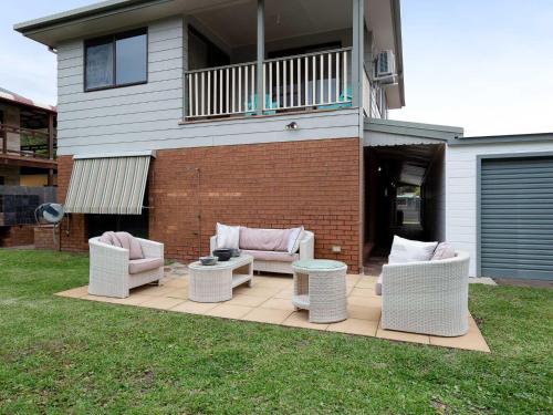 Willows At The Bay Large House with Aircon WI-FI and Boat Parking in Shoal Bay