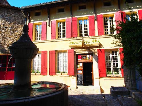 Hostellerie Le Beffroi - Hôtel - Vaison-la-Romaine