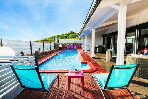 B&B Saint-Pierre - Villa REVE AUSTRAL, classée 3 étoiles, avec piscine et vue sur mer pour 6 personnes - Bed and Breakfast Saint-Pierre
