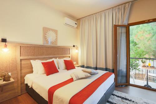 Deluxe Double or Twin Room with Garden View