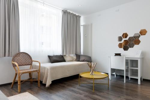 Double or Twin Room with Private Bathroom image 8