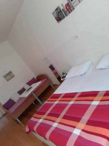 Studio Apartment image 7