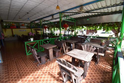 Restaurant, Mukda Guesthouse in Trat
