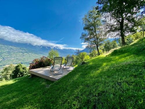 Eco Lodge with Jacuzzi and View in the Swiss Alps