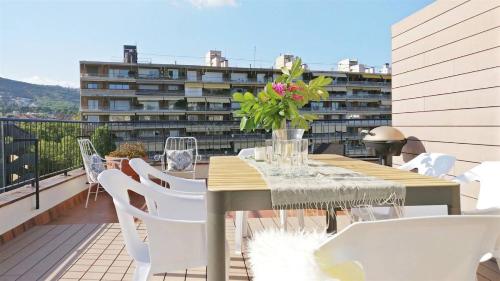 Apartment with Terrace image 7