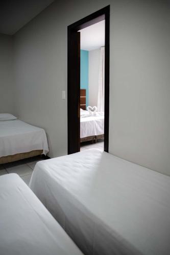 5 twin beds