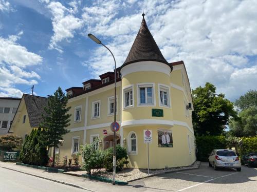 Gästehaus Auerhahn, Pension in Vöcklabruck bei Neukirchen an der Vöckla