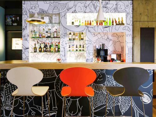 ibis Versailles Château - image 9
