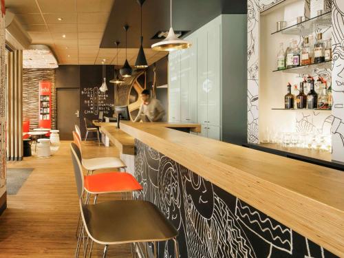 ibis Versailles Château - image 8