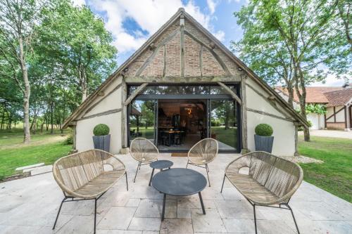 La Grange De Léonie, Chambres d'hôtes avec Piscine et Spa