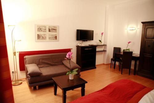 La Scala Apartments 4