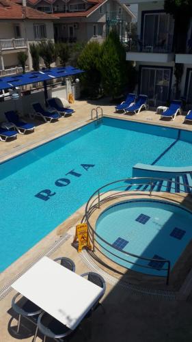 Rota Hotel - image 10