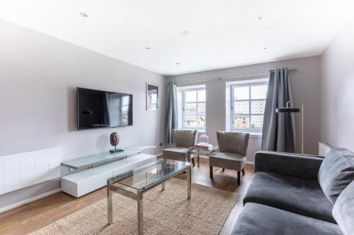 Stunning 2 Bed Merchant City Apartment with Residents Parking (Bell 2), Glasgow (photo 8)