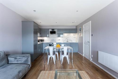 Stunning 2 Bed Merchant City Apartment with Residents Parking (Bell 2), Glasgow (photo 9)