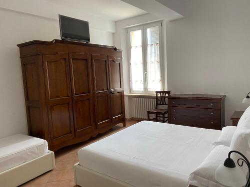 Triple Room with Private Bathroom image 10