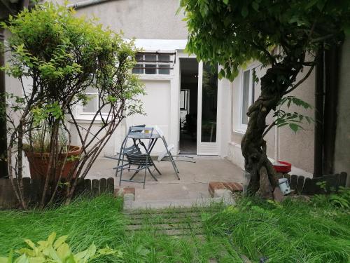 . Petit studio hypercentre d'Orléans avec jardin
