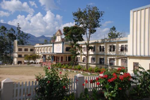 Viesnīcas āriene, Cure Monastery family resort in Marajura