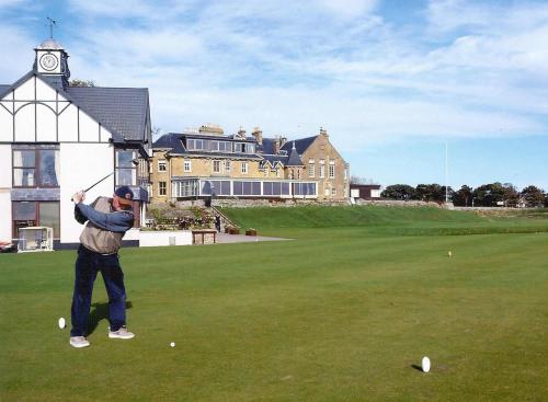 Royal Golf Hotel - image 14