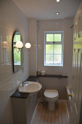 The Grove Lodge Guesthouse - image 9