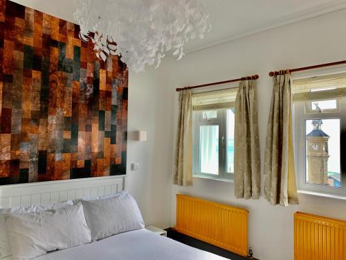 Waterfront Inn - image 8