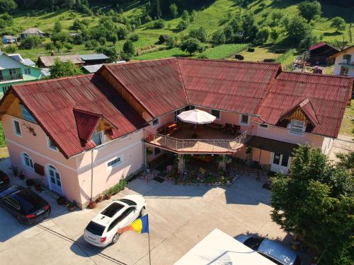 Skats, Pensiunea Paradiso in Čelau