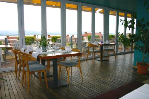 Apartments and Rooms Azzurra - image 8