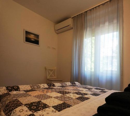 Deluxe Apartment Joia with Balcony on the Beach Bačvice, Free Parking, Old Town, Near Ferry Port, Split (photo 10)