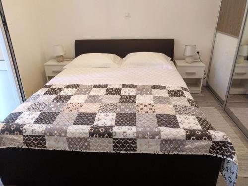 Deluxe Apartment Joia with Balcony on the Beach Bačvice, Free Parking, Old Town, Near Ferry Port, Split (photo 8)