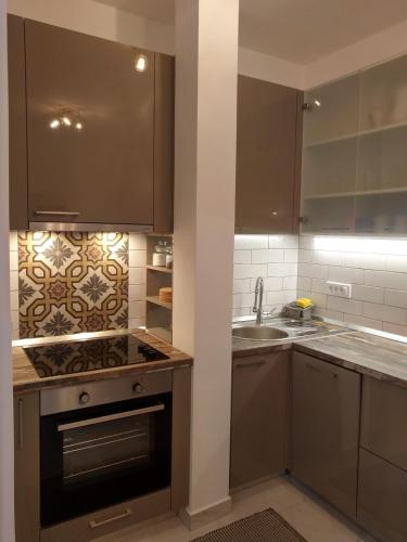 Deluxe Apartment Joia with Balcony on the Beach Bačvice, Free Parking, Old Town, Near Ferry Port, Split (photo 4)