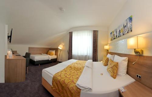 Hotel & Living Am Wartturm - Hotel & Apartments in Spitzenrheinhof
