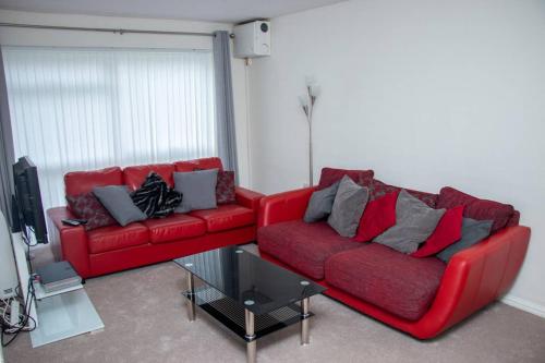 Comfy;poundhill;crawley Apartment Near Gatwick And London, , Kent