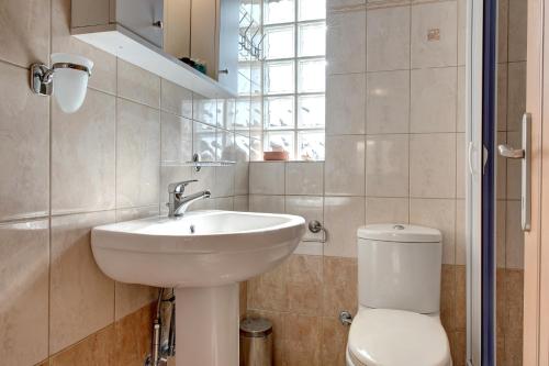 Achilleas Apartments