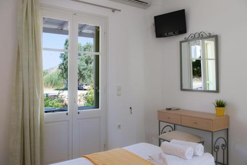 Morpheas Pension Rooms & Apartments