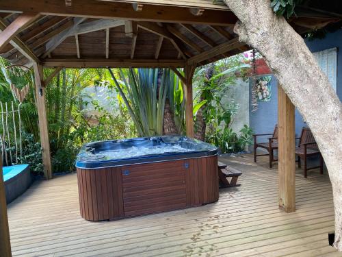 جاكوزي, Villa Oté (Villa Ote) in Entre Deux