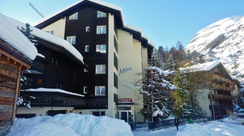 Hotel Adonis - image 9