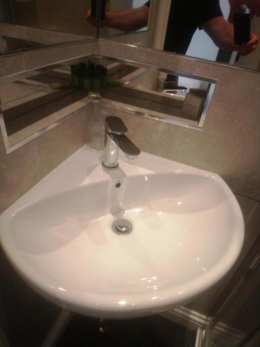 The Windsor Blackpool - image 11