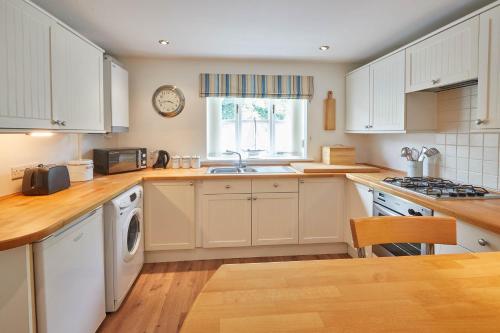 Host & Stay - The Railway Retreat